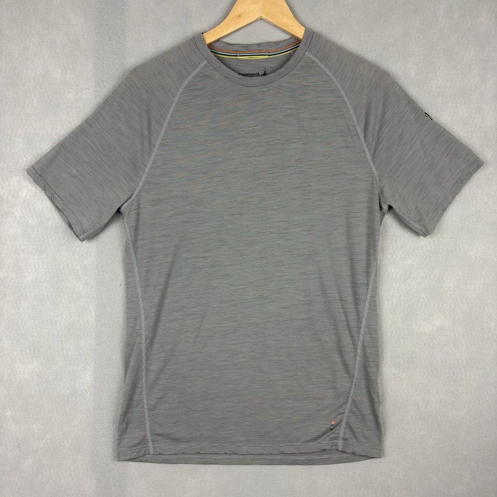 Smartwool Merino 150 Base Layer Shirt Mens Small Gray Short Sleeve Outdoors FLAW